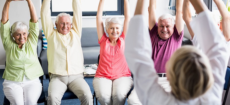 10 упражнений на стуле для пожилых людей