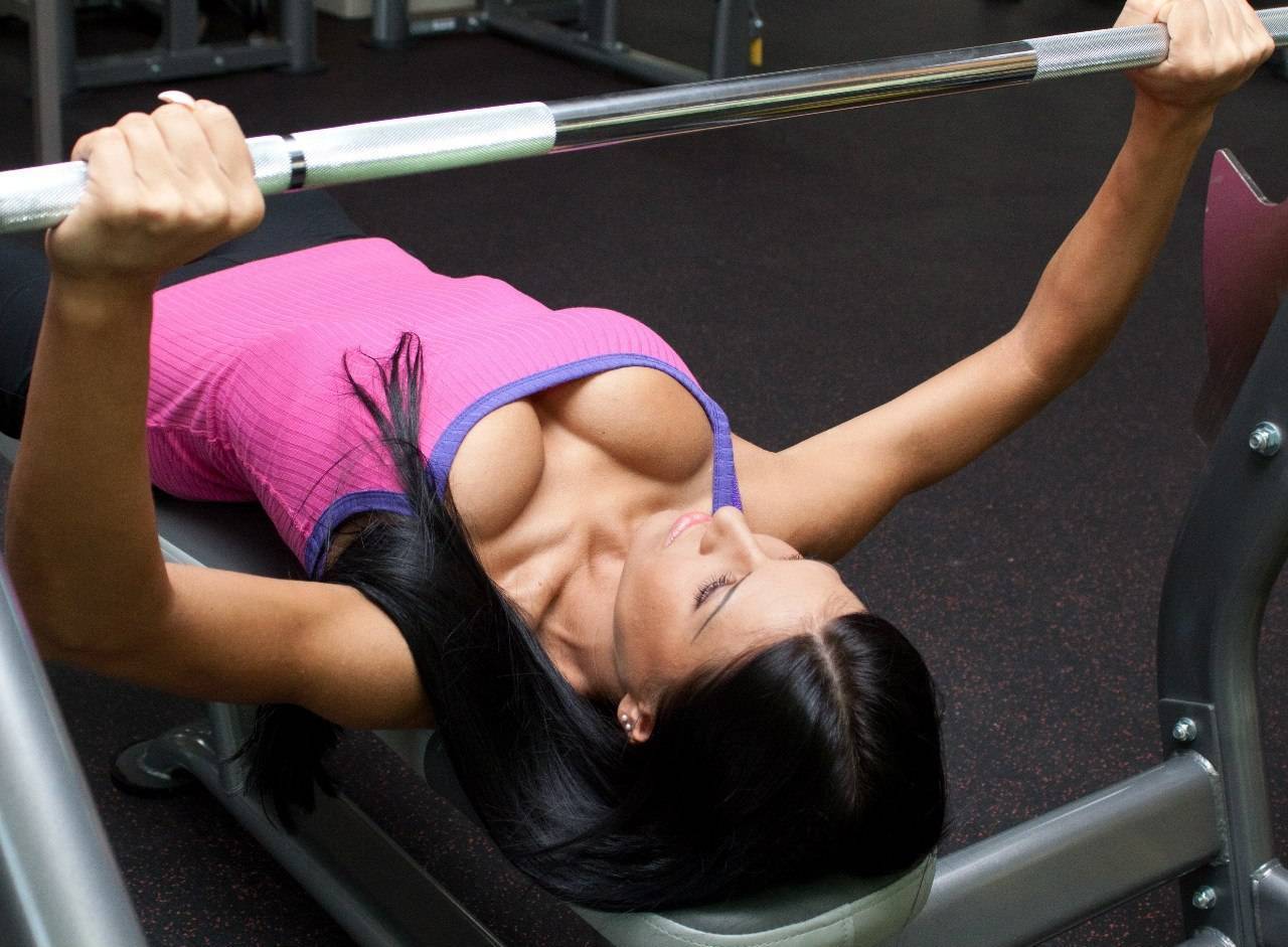 Лучшие тренировки для груди + упражнения для груди на размер и силу